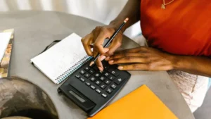 Dividindo suas despesas sem estresse: 7 estratégias práticas