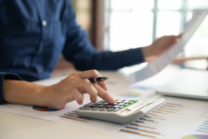 Estratégia fácil para gerenciar despesas fixas sem complicar as finanças